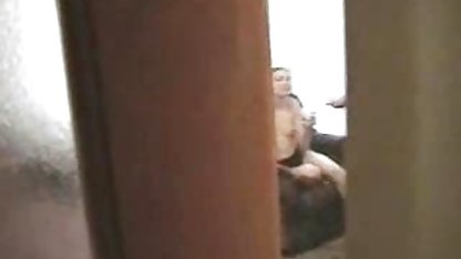 صورتی, برهنه ونسا اسکات با مضمون نوار در اتاق فیلم سکسی پسرو مادر